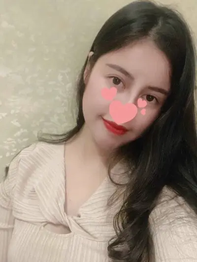 Ngọc Vy_ Gương mặt kute, body nóng bỏng