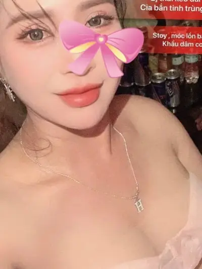 THUÝ NGỌC , DÂM DÂM CÔ NƯƠNG , VÚ TO KẸP XÚC XÍCH