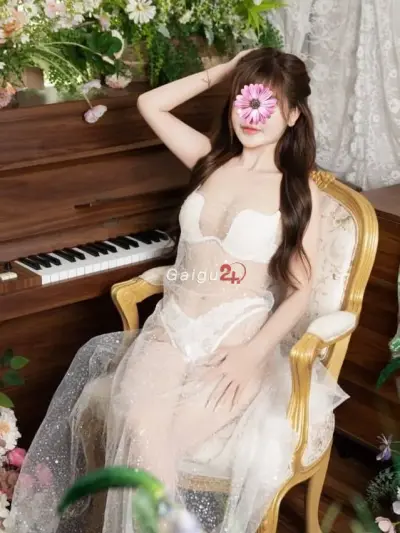 Trâm Anh - mặt cute búng ra sữa, nhẹ nhàng dễ thương