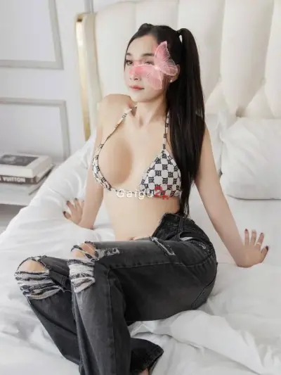 Linh Tây - Gái xinh dâm đãng, chiều khách tới bến