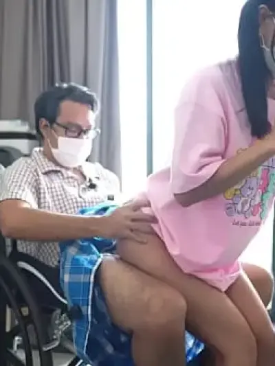 Bí Mật Chú Ba Myint: MILF Nóng Bỏng Phun Trong Công Cộng! Cảnh Làm Tình Thô Thiển